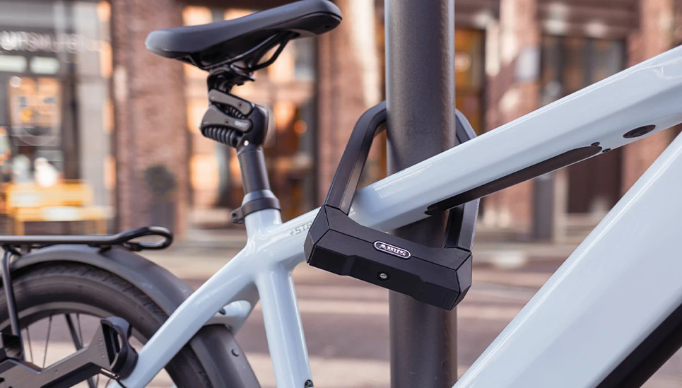 Attaching Your U-Lock to Your Bike: Smart Carrying Solutions for Every Rider